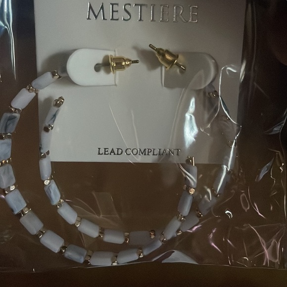 🌺❤️BEAUTIFUL BRAND NEW HOWLITE HOOP EARRINGS 🌺❤️ - Picture 2 of 4